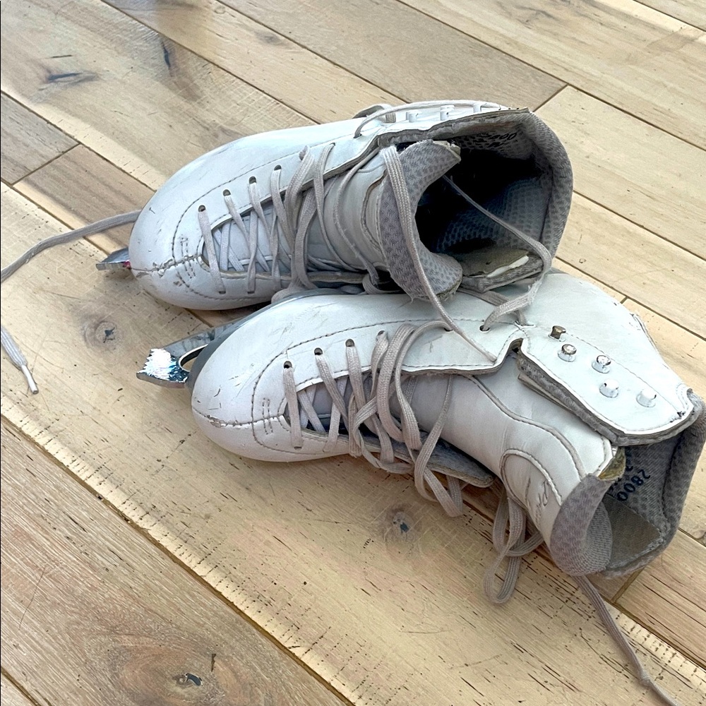 JACKSON Kids' White Ice Skates